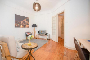 Liiiving in Porto | Light Spacious Apartment